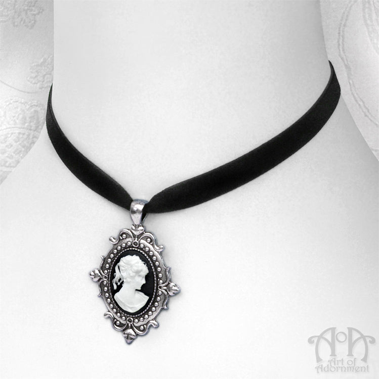 Luminosa Cameo Black Velvet Pendant Choker Necklace