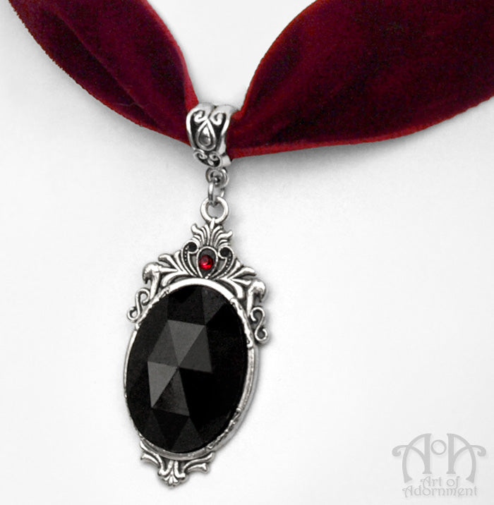 Sanguinari Black Crystal Wine Velvet Pendant Choker Necklace