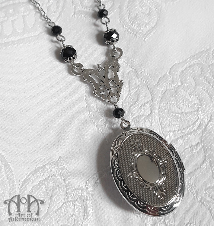 Luminosa Frosted Cameo Locket Pendant Necklace