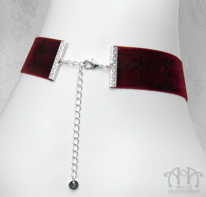 Sanguinari Black Crystal Wine Velvet Pendant Choker Necklace