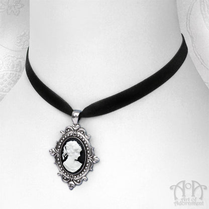 Luminosa Cameo Black Velvet Pendant Choker Necklace