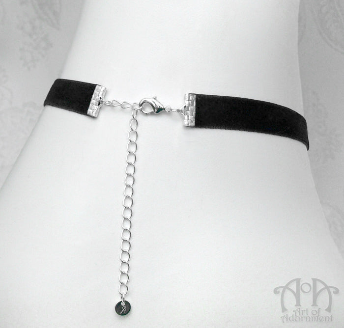 Luminosa Cameo Black Velvet Pendant Choker Necklace