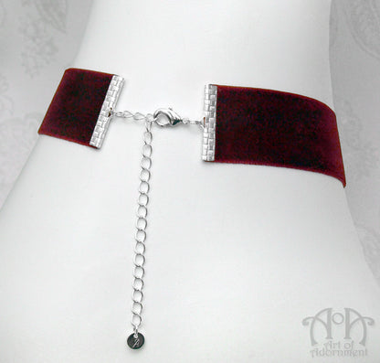 Sanguinari Black Crystal Wine Velvet Pendant Choker Necklace
