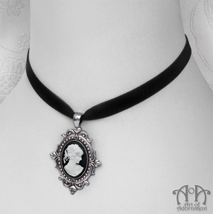 Luminosa Cameo Black Velvet Pendant Choker Necklace