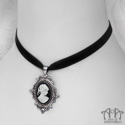 Luminosa Cameo Black Velvet Pendant Choker Necklace