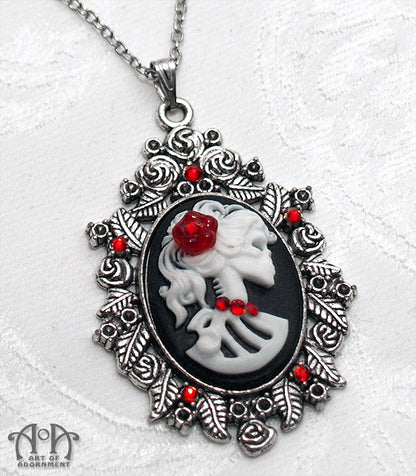 Sanguinari Gothic Lady Skull Cameo Pendant Necklace