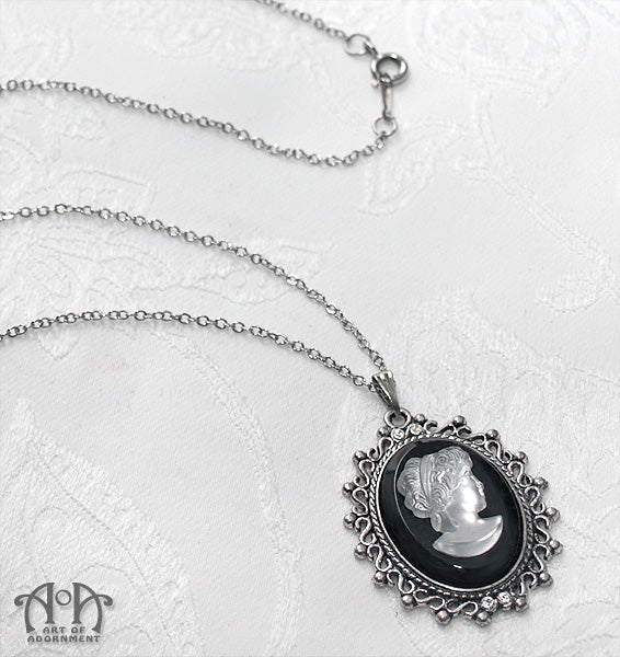 Luminosa Frosted Cameo Filigree Pendant Necklace