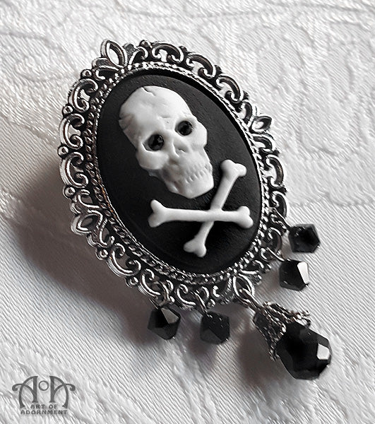 Luminosa Gothic Skull Cameo Black Crystal Brooch
