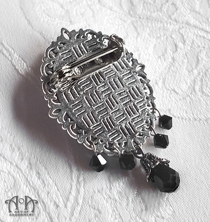 Luminosa Gothic Skull Cameo Black Crystal Brooch