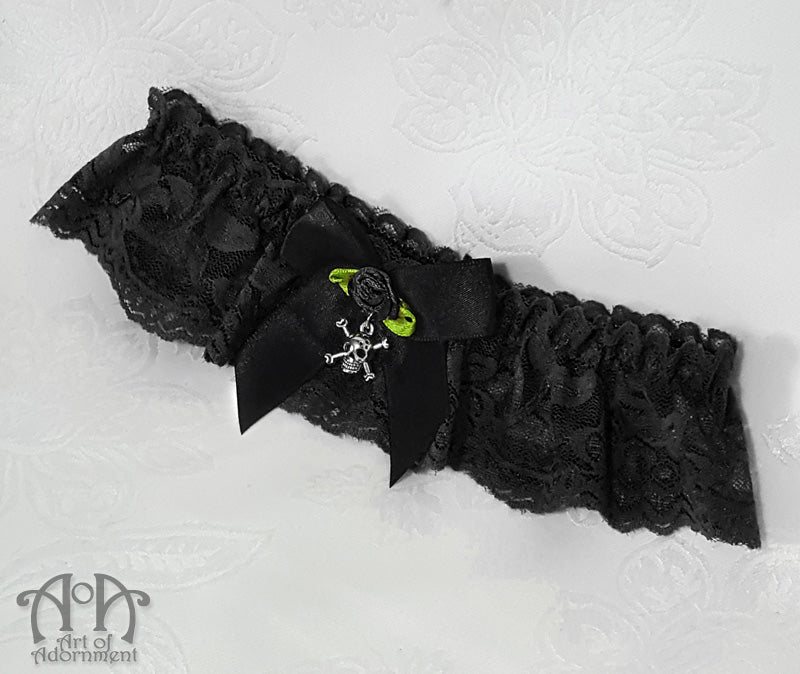 Gothic Wedding Skull Charm Lace Thigh Garter